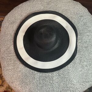 White House Black Market floppy beach/ pool hat.